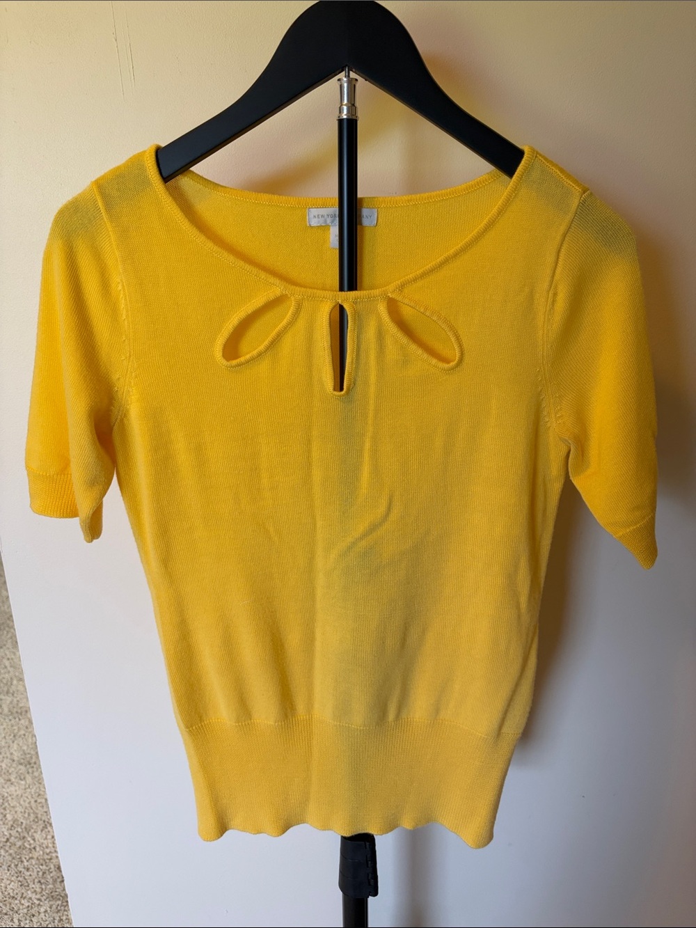 New York & Company Yellow Keyhole Scoop Neck Short Sleeve Sweater
